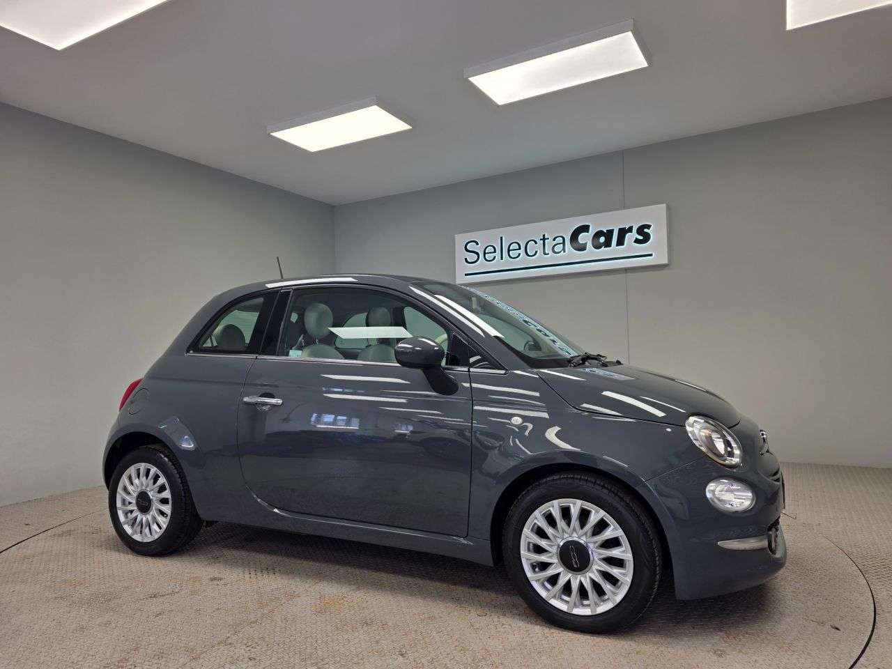 A 2019 FIAT 500 1.2 Lounge Hatchback 3dr Petrol Manual Euro 6 (s/s) (69 bhp) A 2019 FIAT 500 1.2 Lounge Hatchback 3dr Petrol Manual Euro 6 (s/s) (69 bhp)
