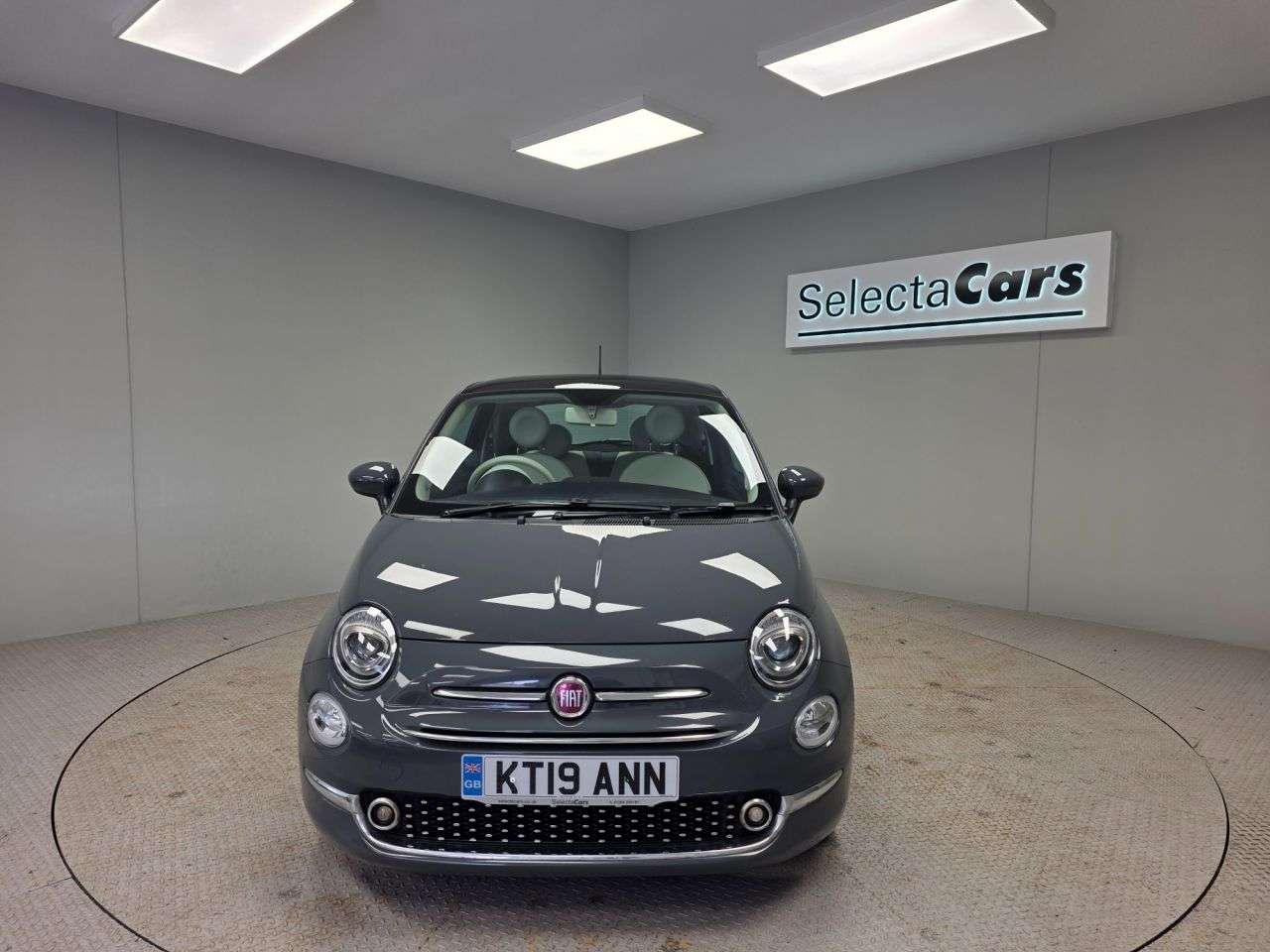 A 2019 FIAT 500 1.2 Lounge Hatchback 3dr Petrol Manual Euro 6 (s/s) (69 bhp) A 2019 FIAT 500 1.2 Lounge Hatchback 3dr Petrol Manual Euro 6 (s/s) (69 bhp)
