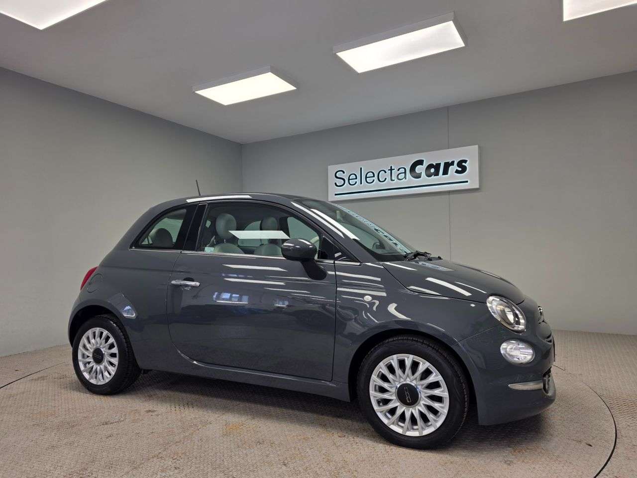 A 2019 FIAT 500 1.2 Lounge Hatchback 3dr Petrol Manual Euro 6 (s/s) (69 bhp) A 2019 FIAT 500 1.2 Lounge Hatchback 3dr Petrol Manual Euro 6 (s/s) (69 bhp)