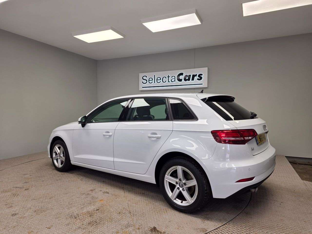 A 2018 AUDI A3 1.6 TDI 30 SE Technik Sportback 5dr Diesel Manual Euro 6 (s/s) (116 ps) A 2018 AUDI A3 1.6 TDI 30 SE Technik Sportback 5dr Diesel Manual Euro 6 (s/s) (116 ps)