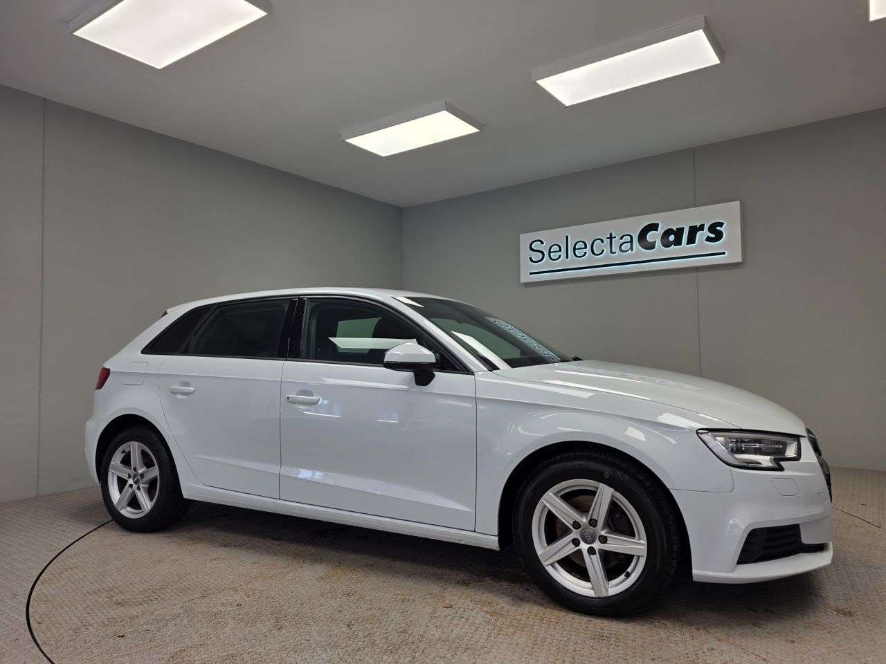 A 2018 AUDI A3 1.6 TDI 30 SE Technik Sportback 5dr Diesel Manual Euro 6 (s/s) (116 ps) A 2018 AUDI A3 1.6 TDI 30 SE Technik Sportback 5dr Diesel Manual Euro 6 (s/s) (116 ps)