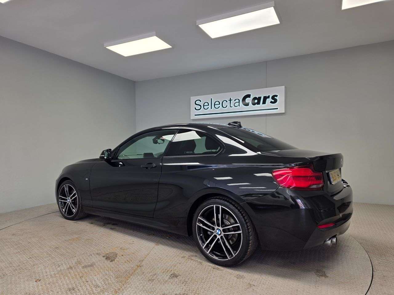 A 2017 BMW 2 SERIES 2.0 220i M Sport Coupe 2dr Petrol Auto Euro 6 (s/s) (184 ps) A 2017 BMW 2 SERIES 2.0 220i M Sport Coupe 2dr Petrol Auto Euro 6 (s/s) (184 ps)