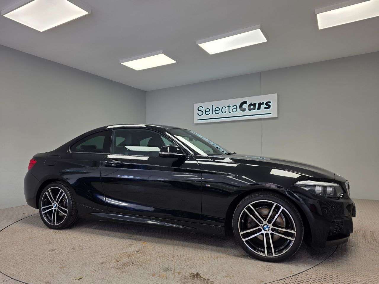 A 2017 BMW 2 SERIES 2.0 220i M Sport Coupe 2dr Petrol Auto Euro 6 (s/s) (184 ps) A 2017 BMW 2 SERIES 2.0 220i M Sport Coupe 2dr Petrol Auto Euro 6 (s/s) (184 ps)