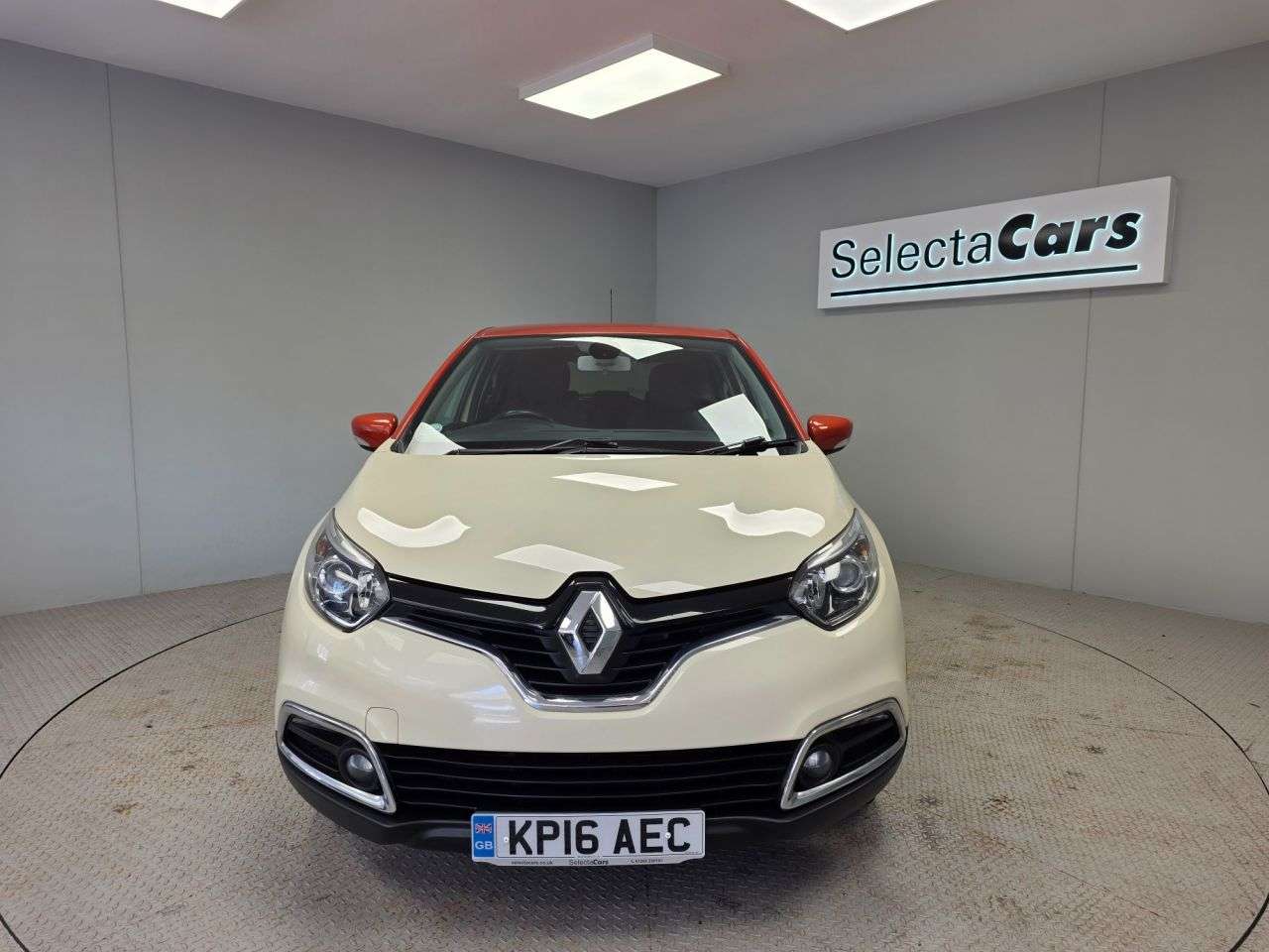 A 2016 RENAULT CAPTUR 0.9 TCe ENERGY Dynamique S Nav SUV 5dr Petrol Manual Euro 6 (s/s) (90 ps) A 2016 RENAULT CAPTUR 0.9 TCe ENERGY Dynamique S Nav SUV 5dr Petrol Manual Euro 6 (s/s) (90 ps)