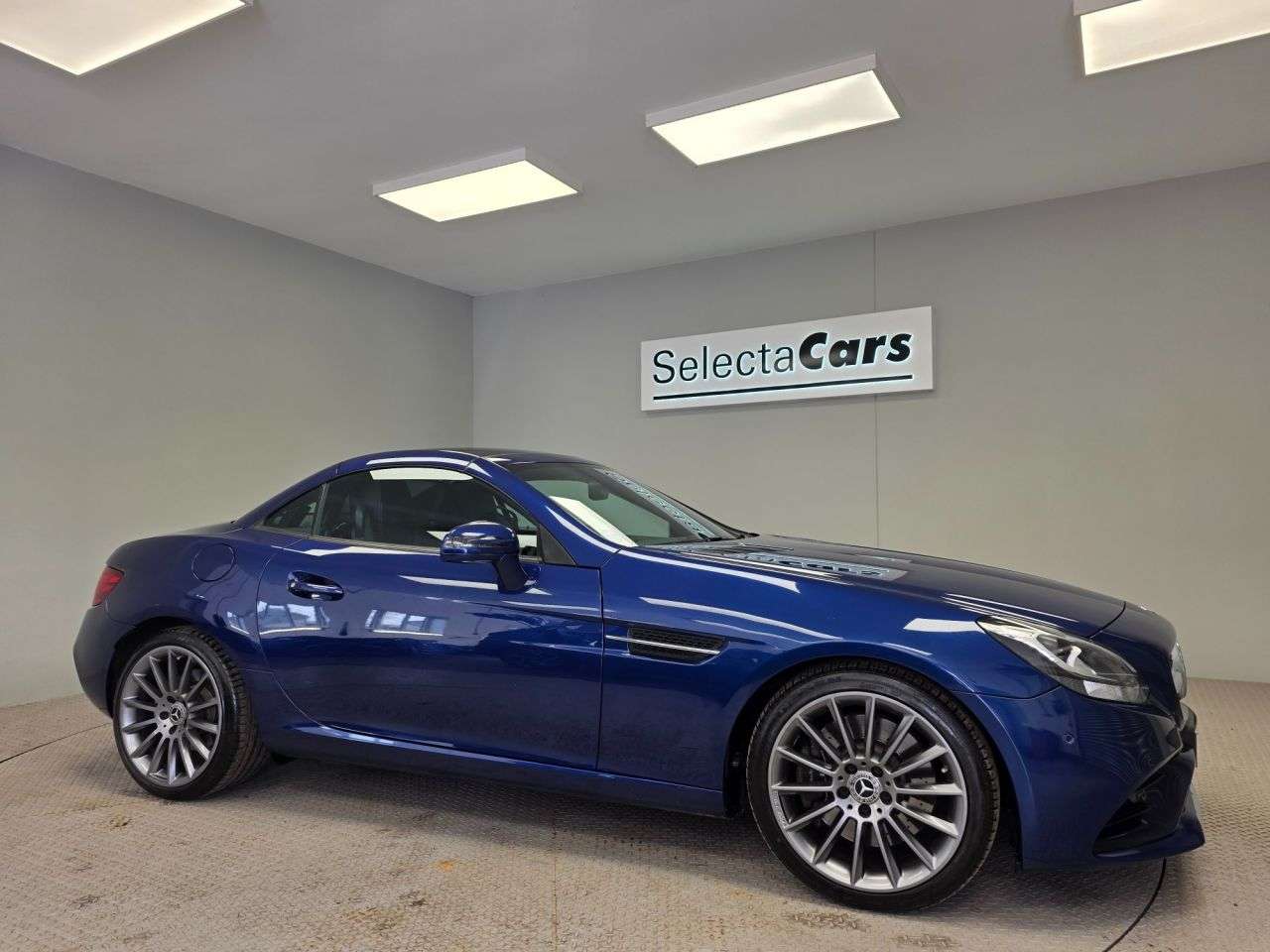 A 2017 MERCEDES-BENZ SLC 2.0 SLC200 AMG Line Convertible 2dr Petrol G-Tronic Euro 6 (s/s) (184 ps) A 2017 MERCEDES-BENZ SLC 2.0 SLC200 AMG Line Convertible 2dr Petrol G-Tronic Euro 6 (s/s) (184 ps)