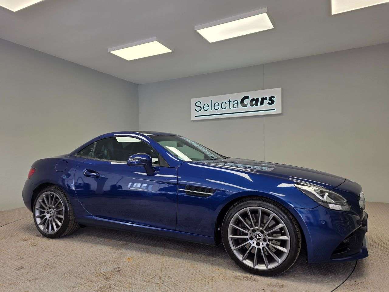 A 2017 MERCEDES-BENZ SLC 2.0 SLC200 AMG Line Convertible 2dr Petrol G-Tronic Euro 6 (s/s) (184 ps) A 2017 MERCEDES-BENZ SLC 2.0 SLC200 AMG Line Convertible 2dr Petrol G-Tronic Euro 6 (s/s) (184 ps)