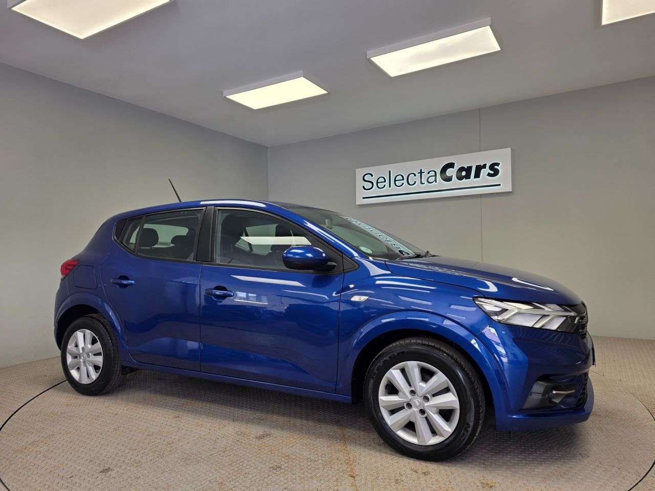 A 2021 DACIA SANDERO 1.0 TCe Comfort Hatchback 5dr Petrol Manual Euro 6 (s/s) (90 ps) A 2021 DACIA SANDERO 1.0 TCe Comfort Hatchback 5dr Petrol Manual Euro 6 (s/s) (90 ps)