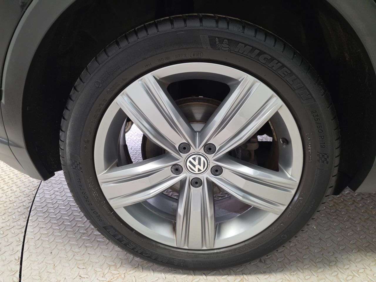 2019 VOLKSWAGEN TIGUAN 2019 VOLKSWAGEN TIGUAN