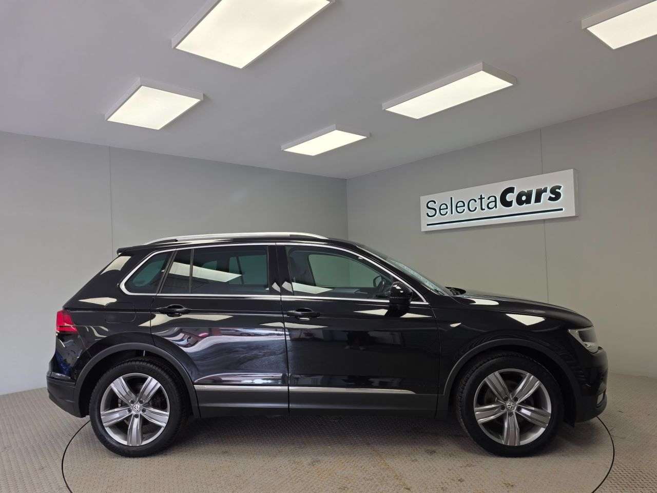 2019 VOLKSWAGEN TIGUAN 2019 VOLKSWAGEN TIGUAN