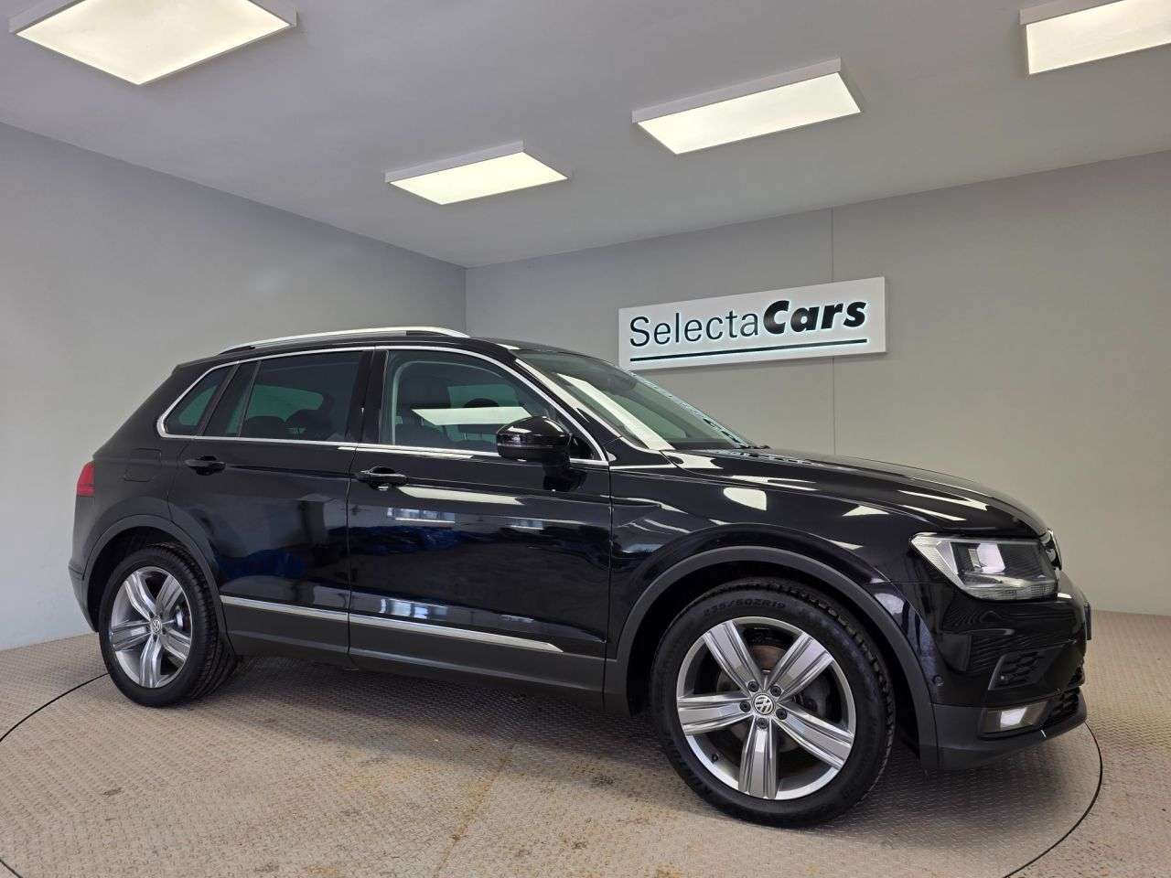 A 2019 VOLKSWAGEN TIGUAN 1.5 TSI EVO Match SUV 5dr Petrol Manual Euro 6 (s/s) (150 ps) A 2019 VOLKSWAGEN TIGUAN 1.5 TSI EVO Match SUV 5dr Petrol Manual Euro 6 (s/s) (150 ps)