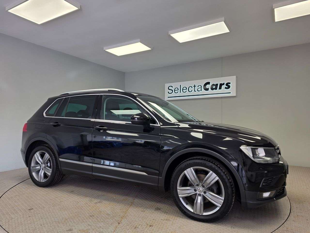 A 2019 VOLKSWAGEN TIGUAN 1.5 TSI EVO Match SUV 5dr Petrol Manual Euro 6 (s/s) (150 ps) A 2019 VOLKSWAGEN TIGUAN 1.5 TSI EVO Match SUV 5dr Petrol Manual Euro 6 (s/s) (150 ps)