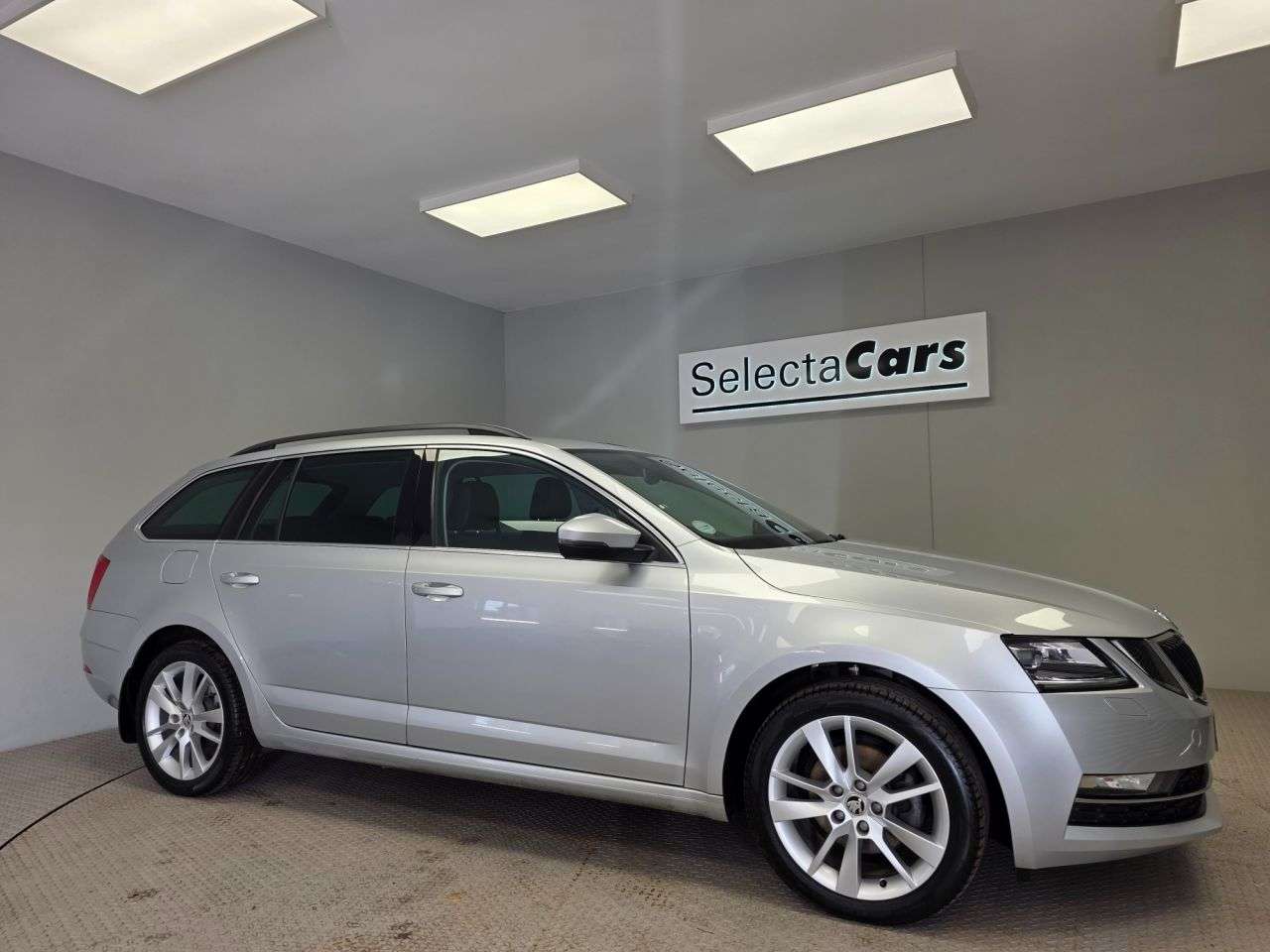A 2018 SKODA OCTAVIA 1.5 TSI ACT SE L Estate 5dr Petrol DSG Euro 6 (s/s) (150 ps) A 2018 SKODA OCTAVIA 1.5 TSI ACT SE L Estate 5dr Petrol DSG Euro 6 (s/s) (150 ps)