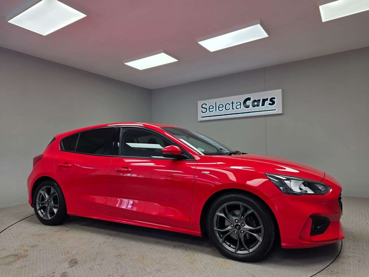 A 2019 FORD FOCUS 1.0T EcoBoost ST-Line Hatchback 5dr Petrol Manual Euro 6 (s/s) (125 ps) A 2019 FORD FOCUS 1.0T EcoBoost ST-Line Hatchback 5dr Petrol Manual Euro 6 (s/s) (125 ps)