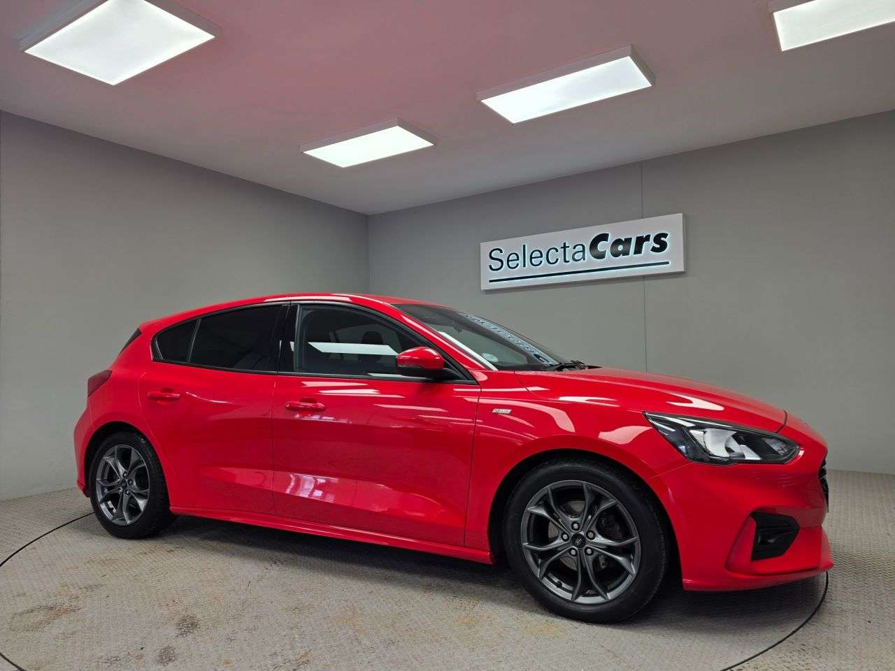 A 2019 FORD FOCUS 1.0T EcoBoost ST-Line Hatchback 5dr Petrol Manual Euro 6 (s/s) (125 ps) A 2019 FORD FOCUS 1.0T EcoBoost ST-Line Hatchback 5dr Petrol Manual Euro 6 (s/s) (125 ps)