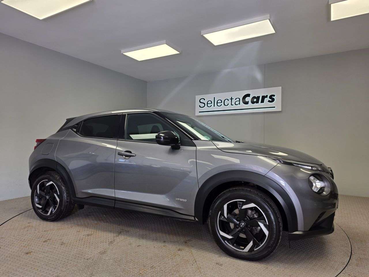 A 2023 NISSAN JUKE 1.6 N-Connecta SUV 5dr Petrol Hybrid Auto Euro 6 (143 ps) A 2023 NISSAN JUKE 1.6 N-Connecta SUV 5dr Petrol Hybrid Auto Euro 6 (143 ps)