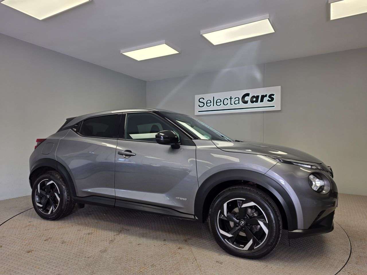 A 2023 NISSAN JUKE 1.6 N-Connecta SUV 5dr Petrol Hybrid Auto Euro 6 (143 ps) A 2023 NISSAN JUKE 1.6 N-Connecta SUV 5dr Petrol Hybrid Auto Euro 6 (143 ps)