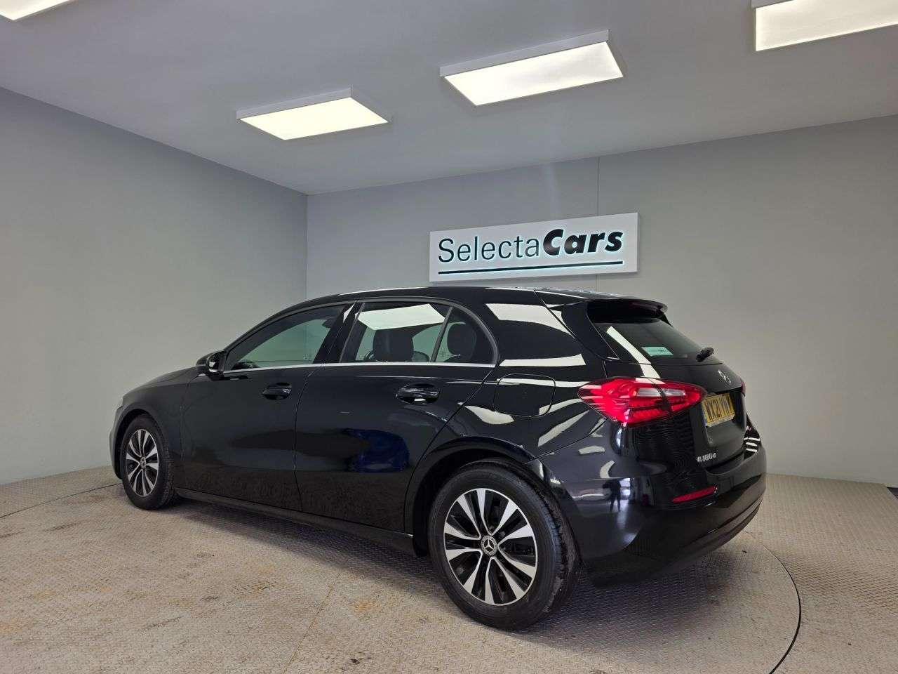 A 2021 MERCEDES-BENZ A-CLASS 2.0 A180d SE Hatchback 5dr Diesel Manual Euro 6 (s/s) (116 ps) A 2021 MERCEDES-BENZ A-CLASS 2.0 A180d SE Hatchback 5dr Diesel Manual Euro 6 (s/s) (116 ps)