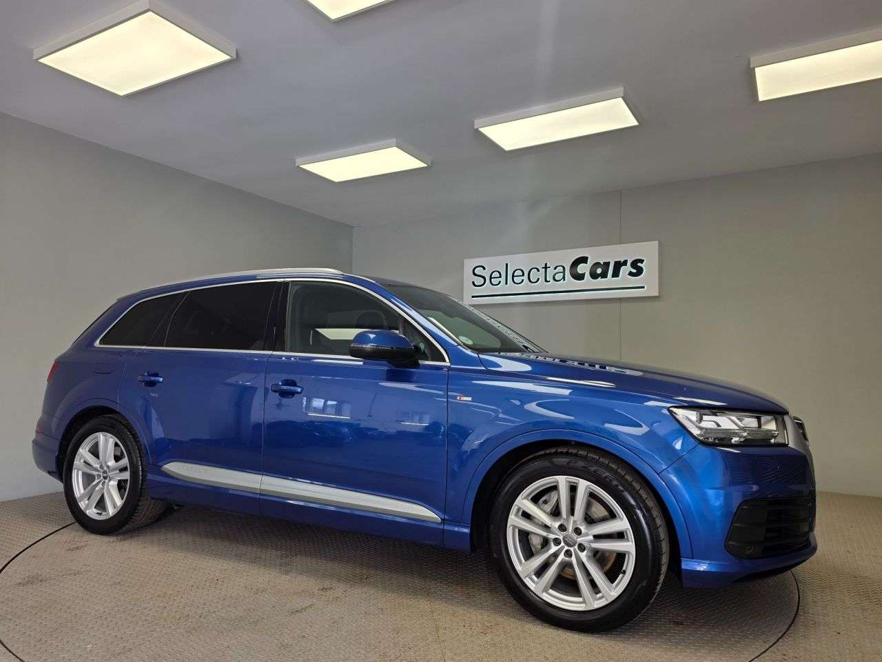 A 2017 AUDI Q7 3.0 TDI V6 S line SUV 5dr Diesel Tiptronic quattro Euro 6 (s/s) (272 ps) A 2017 AUDI Q7 3.0 TDI V6 S line SUV 5dr Diesel Tiptronic quattro Euro 6 (s/s) (272 ps)