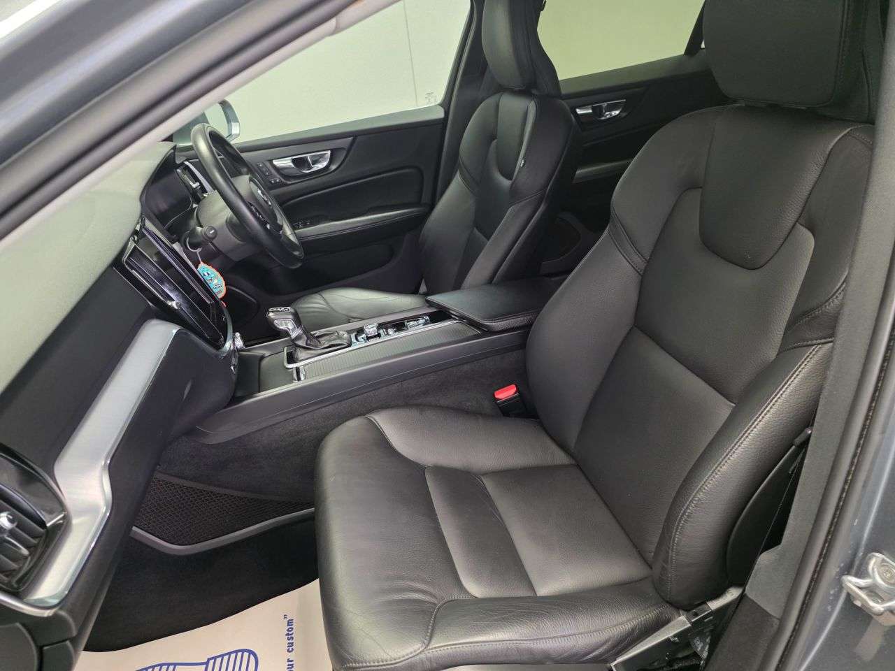 2020 VOLVO V60 2020 VOLVO V60