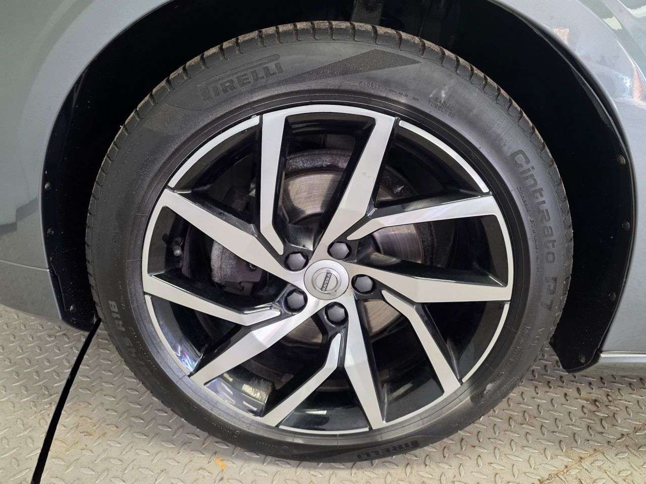 2020 VOLVO V60 2020 VOLVO V60