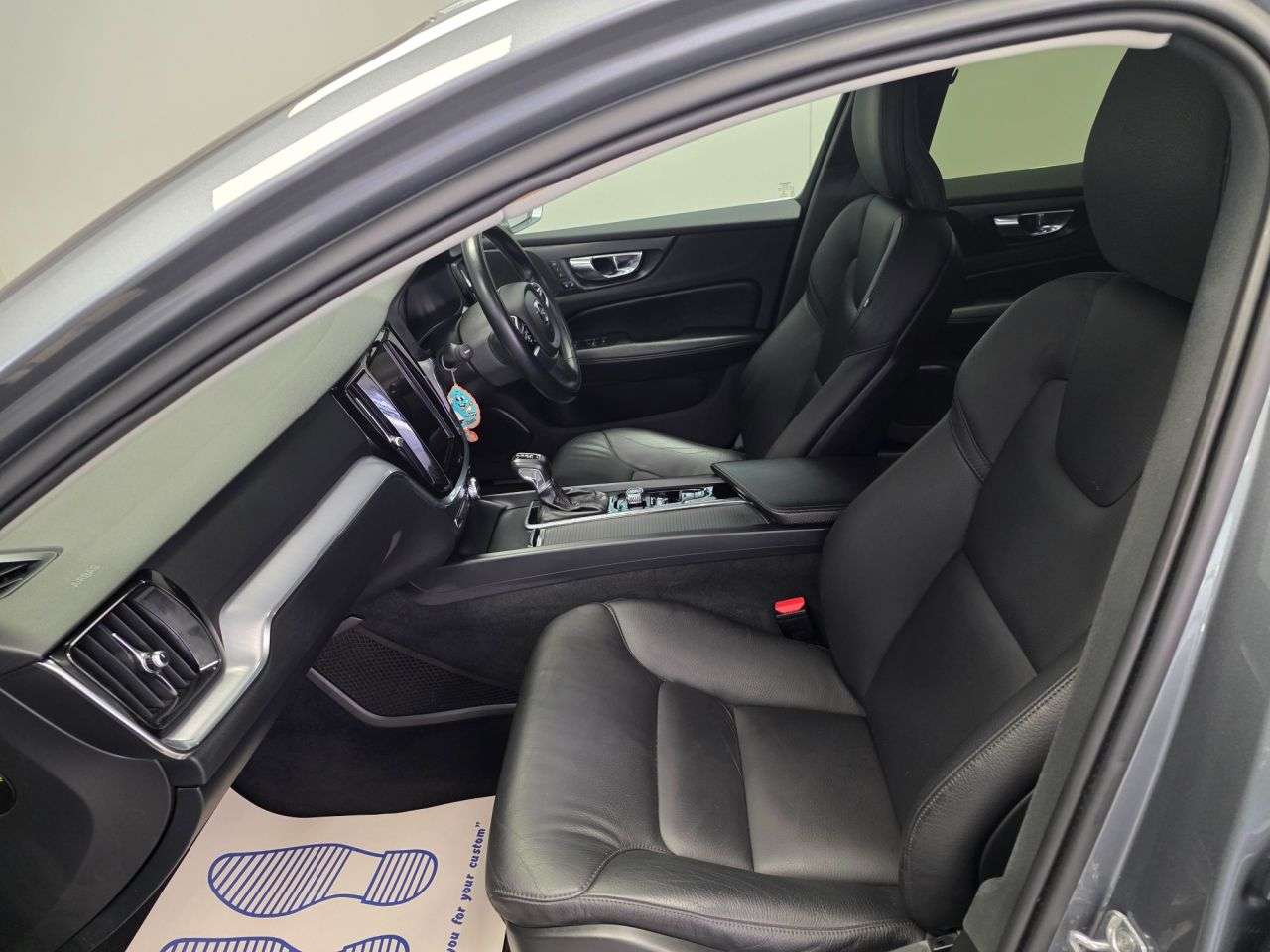 2020 VOLVO V60 2020 VOLVO V60