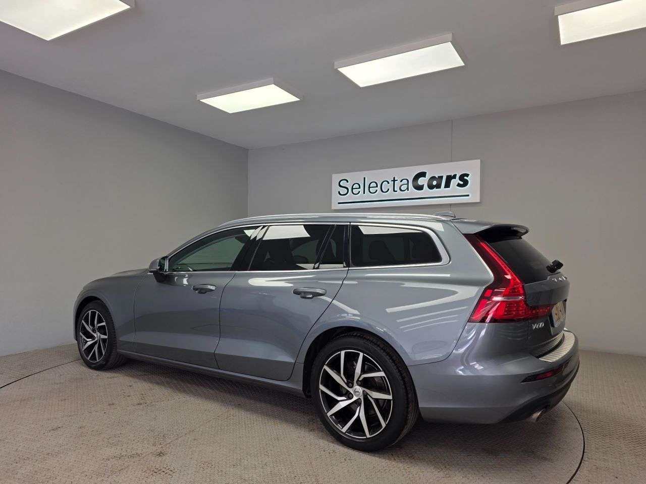 2020 VOLVO V60 2020 VOLVO V60
