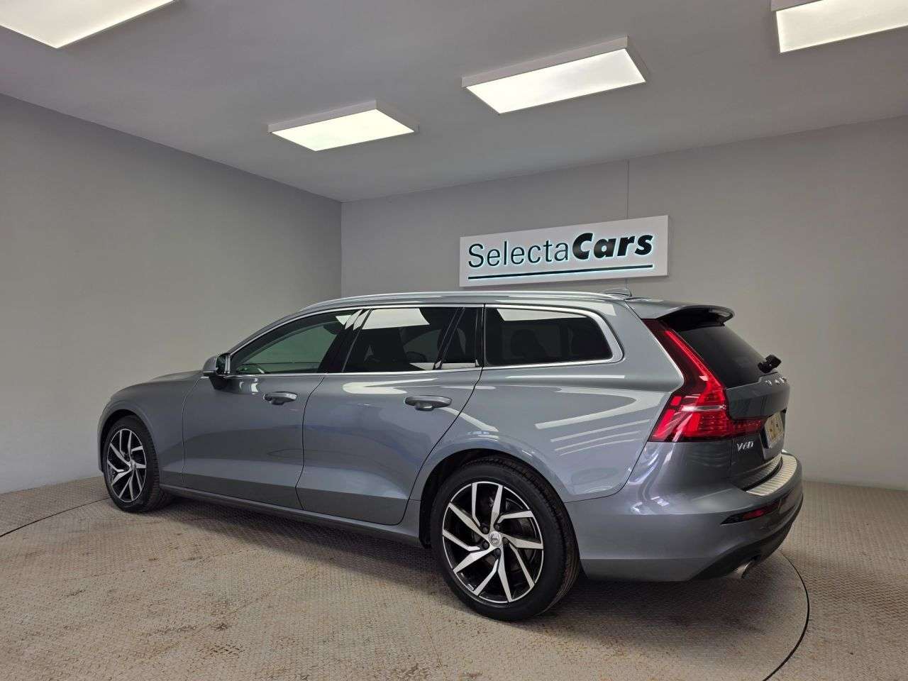 2020 VOLVO V60 2020 VOLVO V60