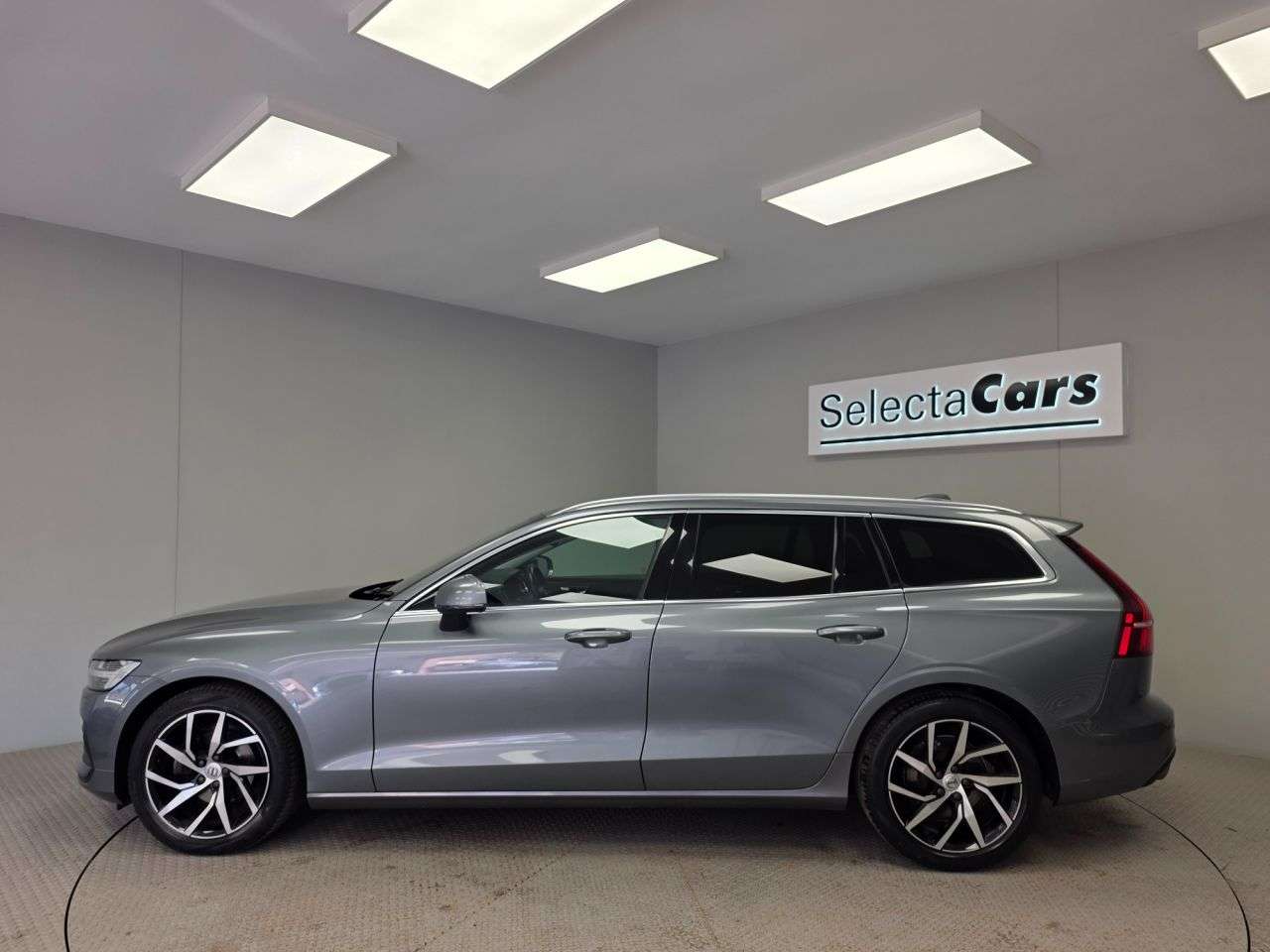 2020 VOLVO V60 2020 VOLVO V60