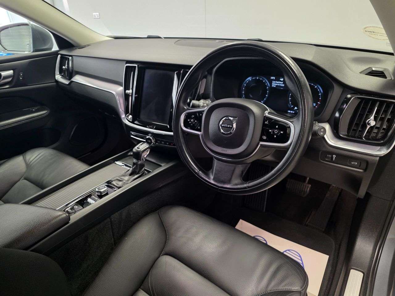 2020 VOLVO V60 2020 VOLVO V60