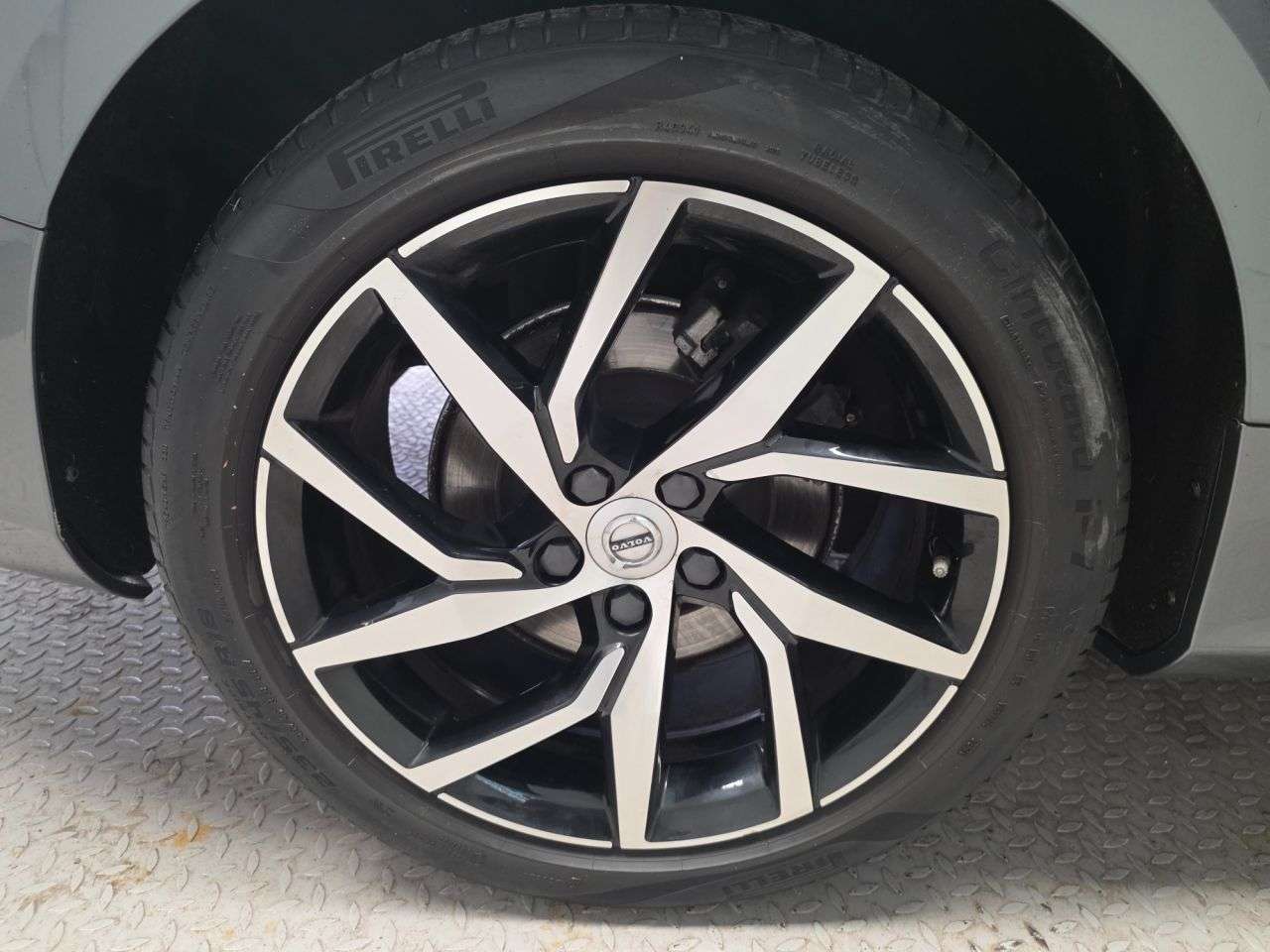 2020 VOLVO V60 2020 VOLVO V60