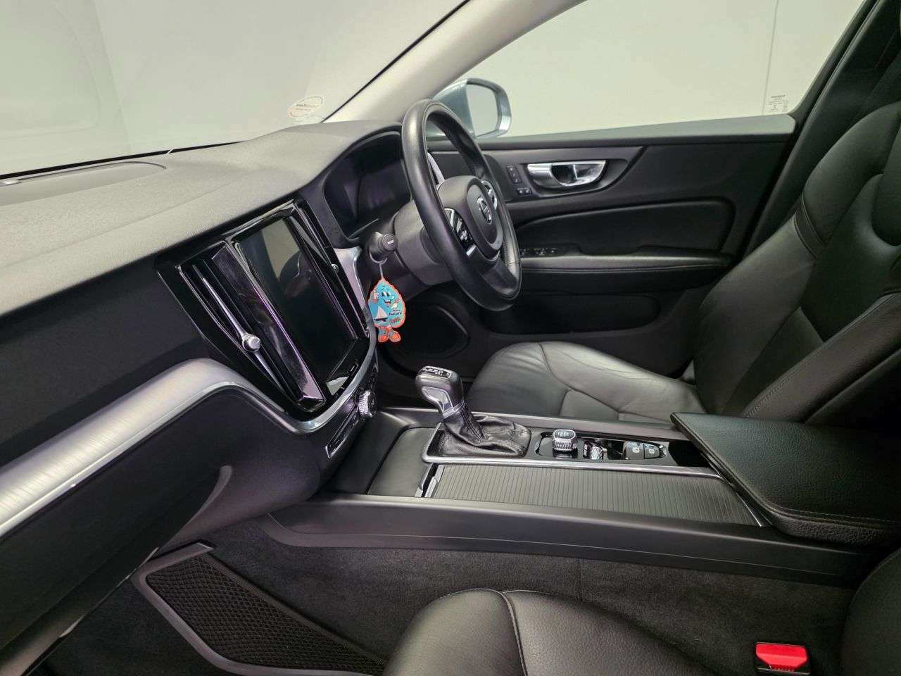 2020 VOLVO V60 2020 VOLVO V60