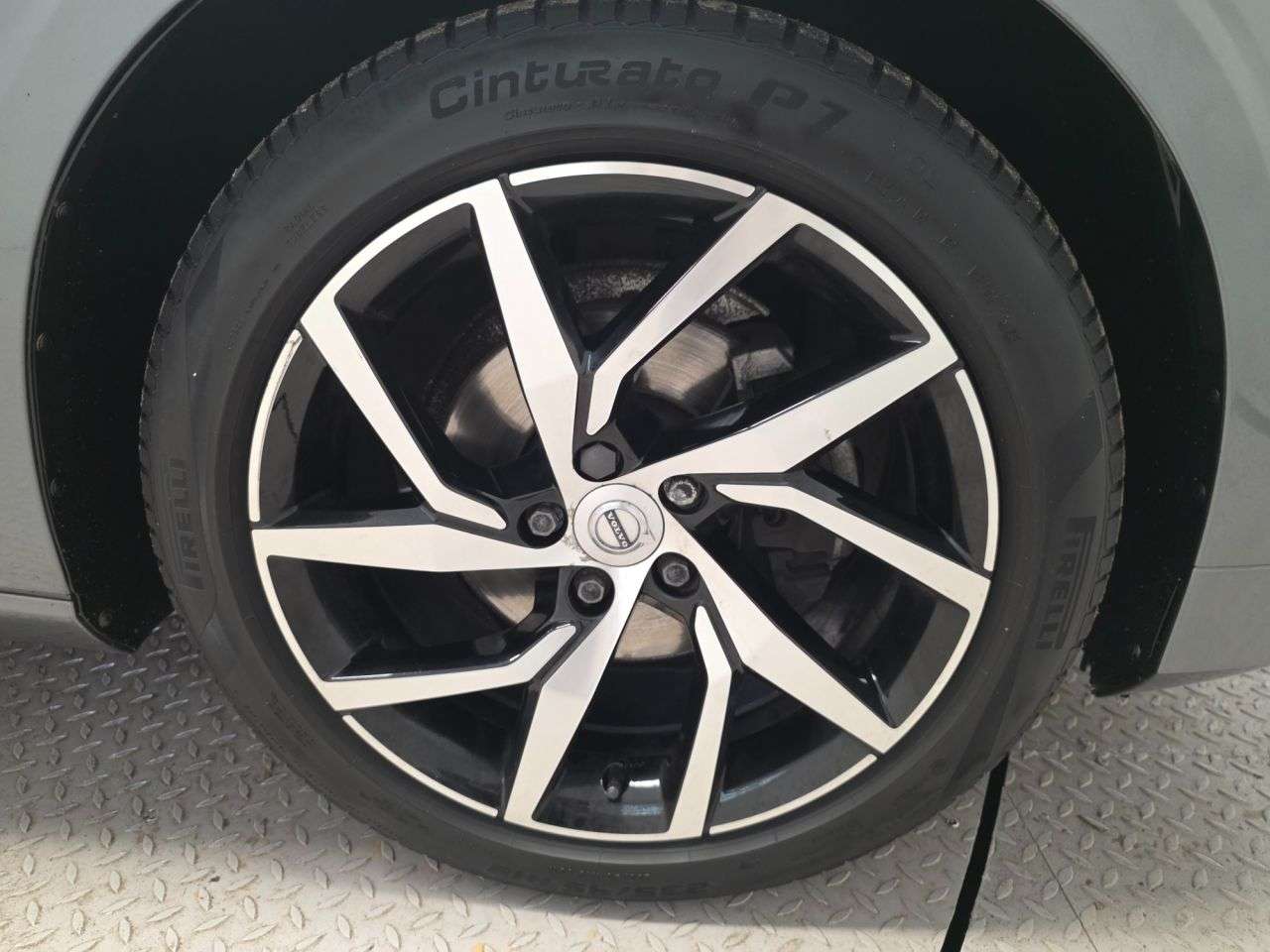 2020 VOLVO V60 2020 VOLVO V60