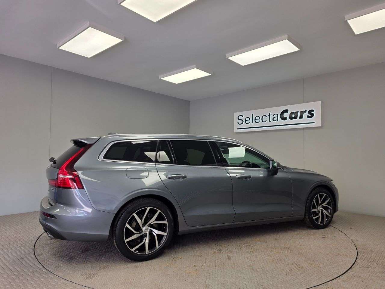 2020 VOLVO V60 2020 VOLVO V60