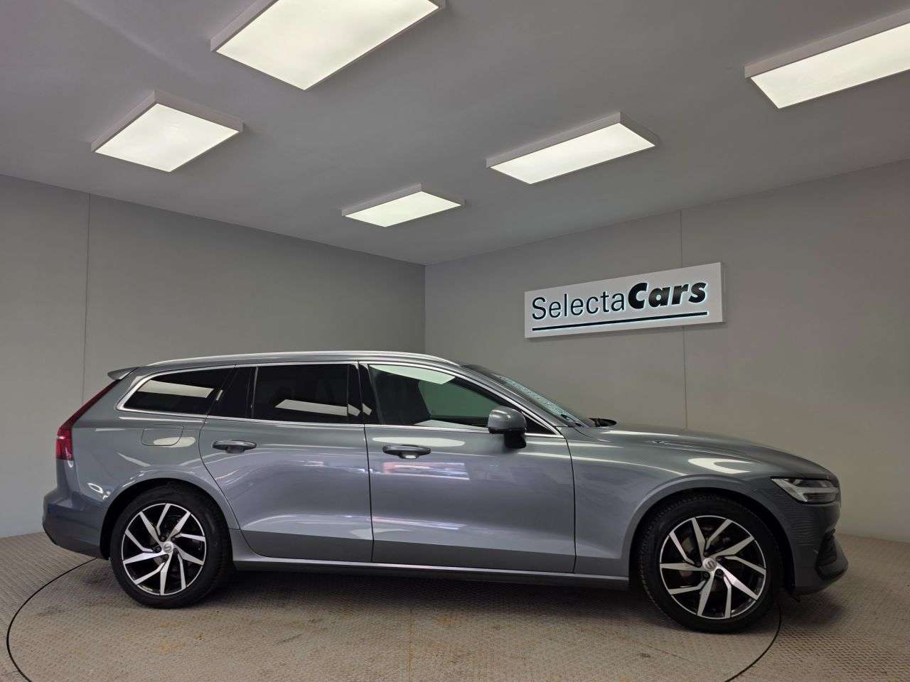 2020 VOLVO V60 2020 VOLVO V60