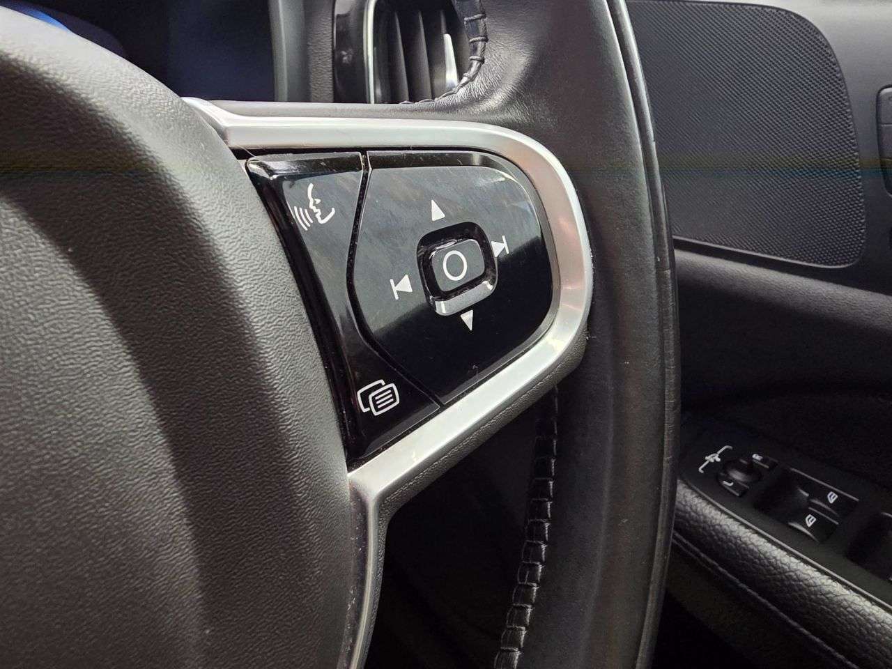 2020 VOLVO V60 2020 VOLVO V60