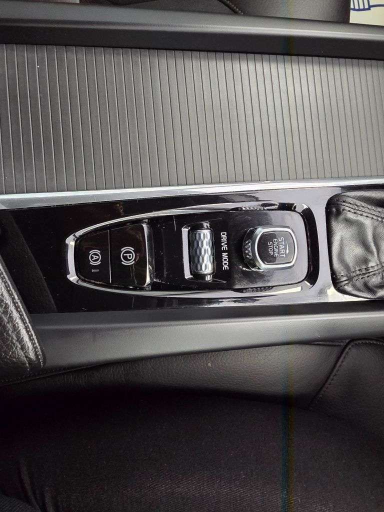 2020 VOLVO V60 2020 VOLVO V60