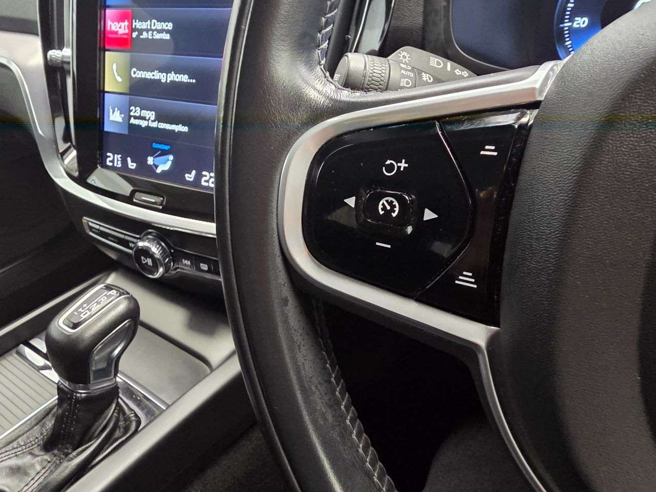 2020 VOLVO V60 2020 VOLVO V60