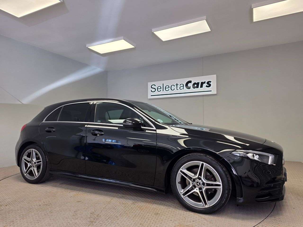 A 2021 MERCEDES-BENZ A-CLASS 1.3 A180 AMG Line (Executive) Hatchback 5dr Petrol 7G-DCT Euro 6 (s/s) (136 A 2021 MERCEDES-BENZ A-CLASS 1.3 A180 AMG Line (Executive) Hatchback 5dr Petrol 7G-DCT Euro 6 (s/s) (136