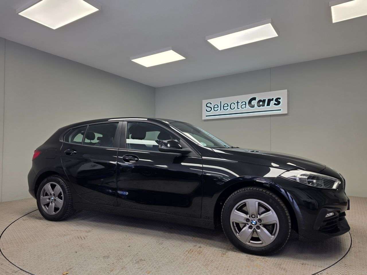 A 2020 BMW 1 SERIES 1.5 116d SE Hatchback 5dr Diesel Manual Euro 6 (s/s) (116 ps) A 2020 BMW 1 SERIES 1.5 116d SE Hatchback 5dr Diesel Manual Euro 6 (s/s) (116 ps)