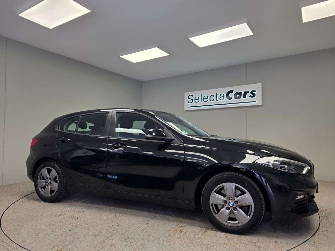 A 2020 BMW 1 SERIES 1.5 116d SE Hatchback 5dr Diesel Manual Euro 6 (s/s) (116 ps) A 2020 BMW 1 SERIES 1.5 116d SE Hatchback 5dr Diesel Manual Euro 6 (s/s) (116 ps)