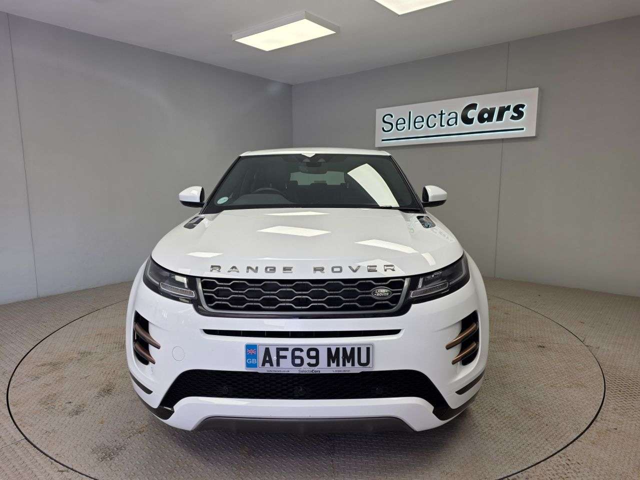 A 2019 LAND ROVER RANGE ROVER EVOQUE 2.0 D180 R-Dynamic S SUV 5dr Diesel Auto 4WD Euro 6 (s/s) (180 ps) A 2019 LAND ROVER RANGE ROVER EVOQUE 2.0 D180 R-Dynamic S SUV 5dr Diesel Auto 4WD Euro 6 (s/s) (180 ps)