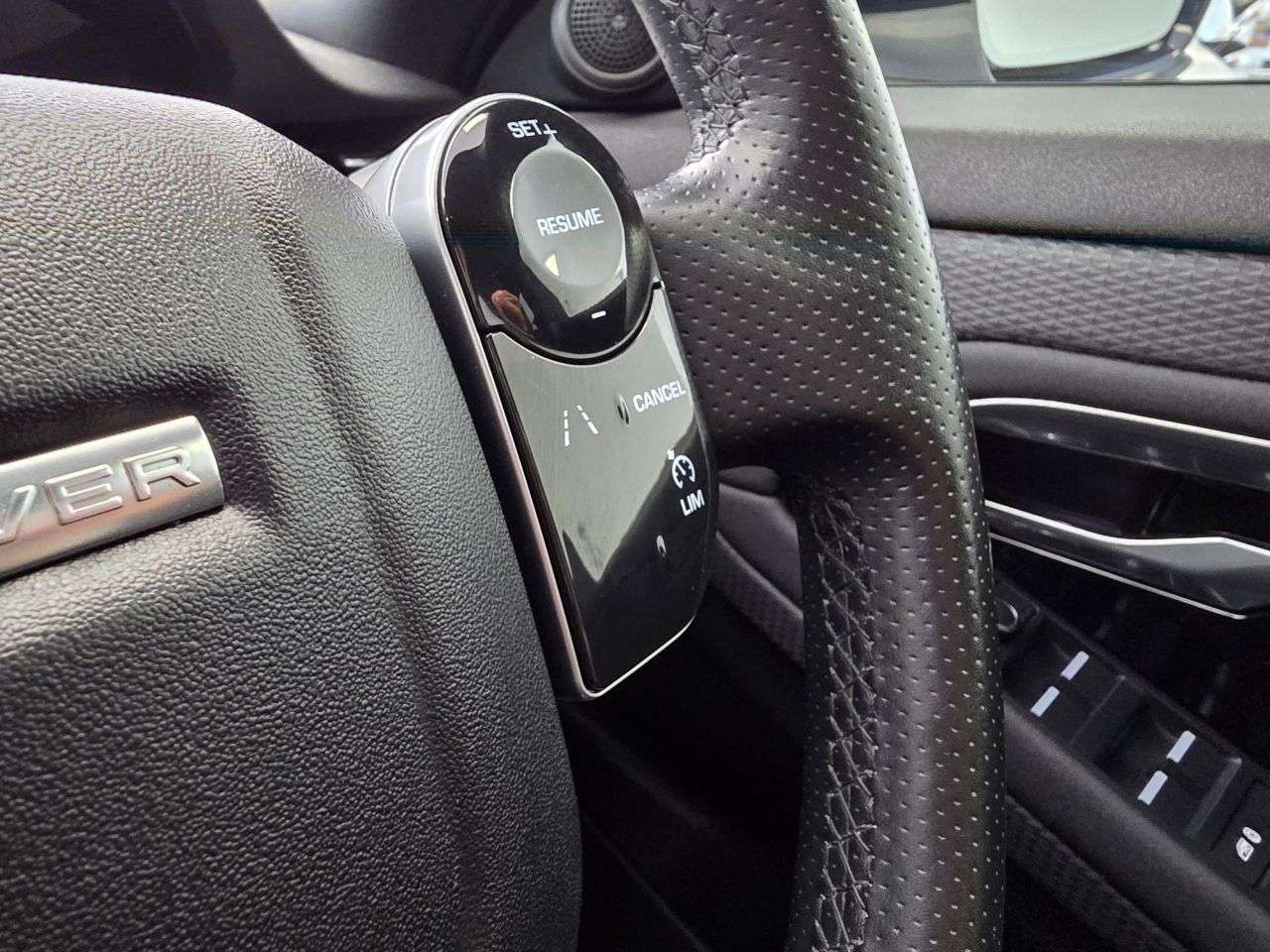 2019 LAND ROVER RANGE ROVER EVOQUE 2019 LAND ROVER RANGE ROVER EVOQUE