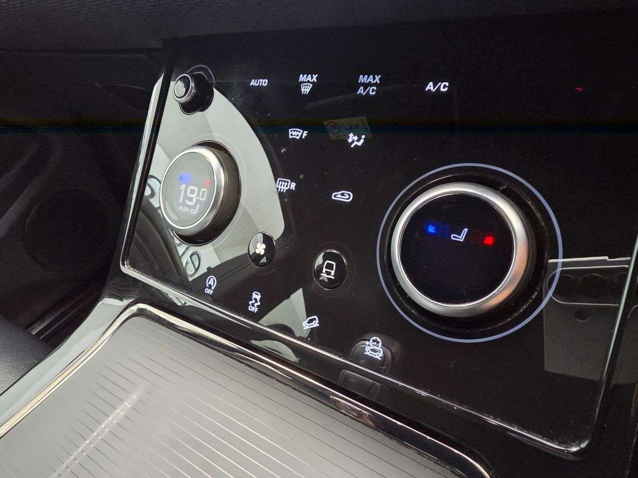 2019 LAND ROVER RANGE ROVER EVOQUE 2019 LAND ROVER RANGE ROVER EVOQUE