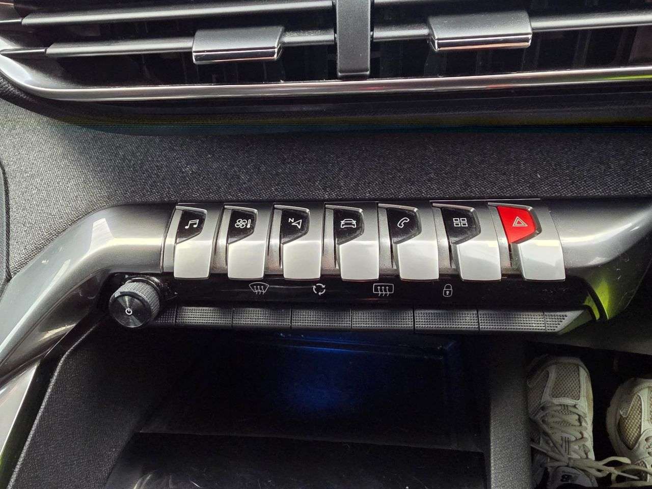 2019 PEUGEOT 3008 2019 PEUGEOT 3008