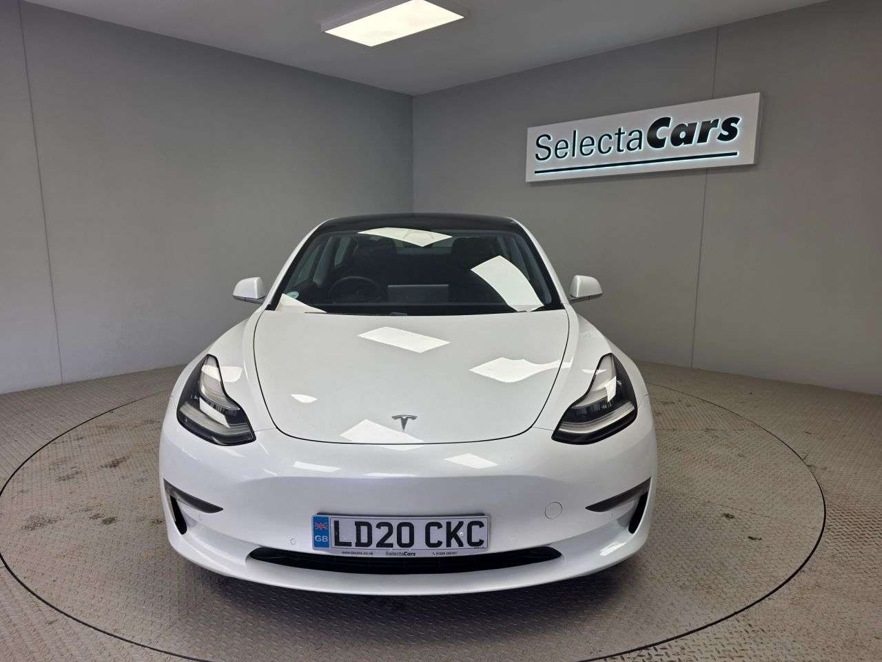 A 2020 TESLA MODEL 3 (Dual Motor) Performance Saloon 4dr Electric Auto 4WDE (Performance Upgrade A 2020 TESLA MODEL 3 (Dual Motor) Performance Saloon 4dr Electric Auto 4WDE (Performance Upgrade
