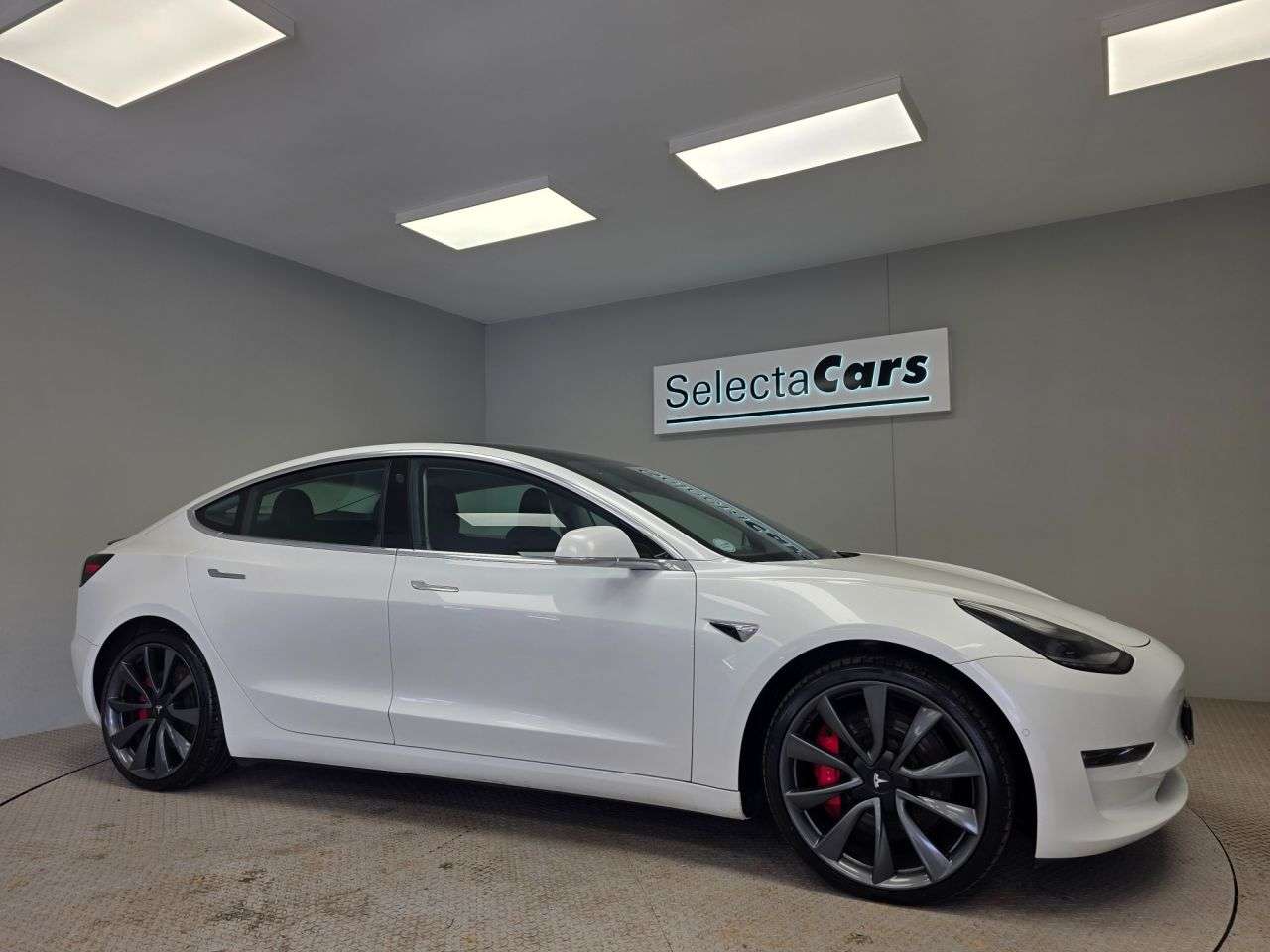 A 2020 TESLA MODEL 3 (Dual Motor) Performance Saloon 4dr Electric Auto 4WDE (Performance Upgrade A 2020 TESLA MODEL 3 (Dual Motor) Performance Saloon 4dr Electric Auto 4WDE (Performance Upgrade