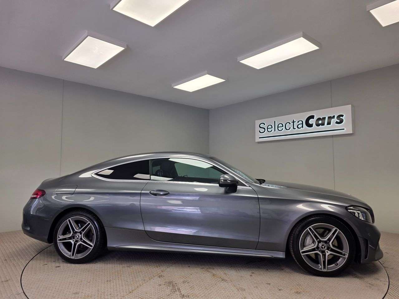 A 2018 MERCEDES-BENZ C-CLASS 2.0 C300d AMG Line (Premium) Coupe 2dr Diesel G-Tronic+ Euro 6 (s/s) (245 p A 2018 MERCEDES-BENZ C-CLASS 2.0 C300d AMG Line (Premium) Coupe 2dr Diesel G-Tronic+ Euro 6 (s/s) (245 p