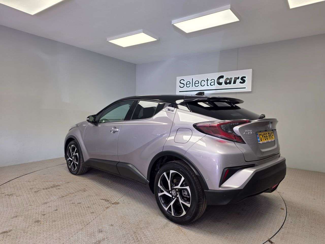 A 2016 TOYOTA C-HR 1.8 VVT-h Dynamic SUV 5dr Petrol Hybrid CVT Euro 6 (s/s) (122 ps) A 2016 TOYOTA C-HR 1.8 VVT-h Dynamic SUV 5dr Petrol Hybrid CVT Euro 6 (s/s) (122 ps)