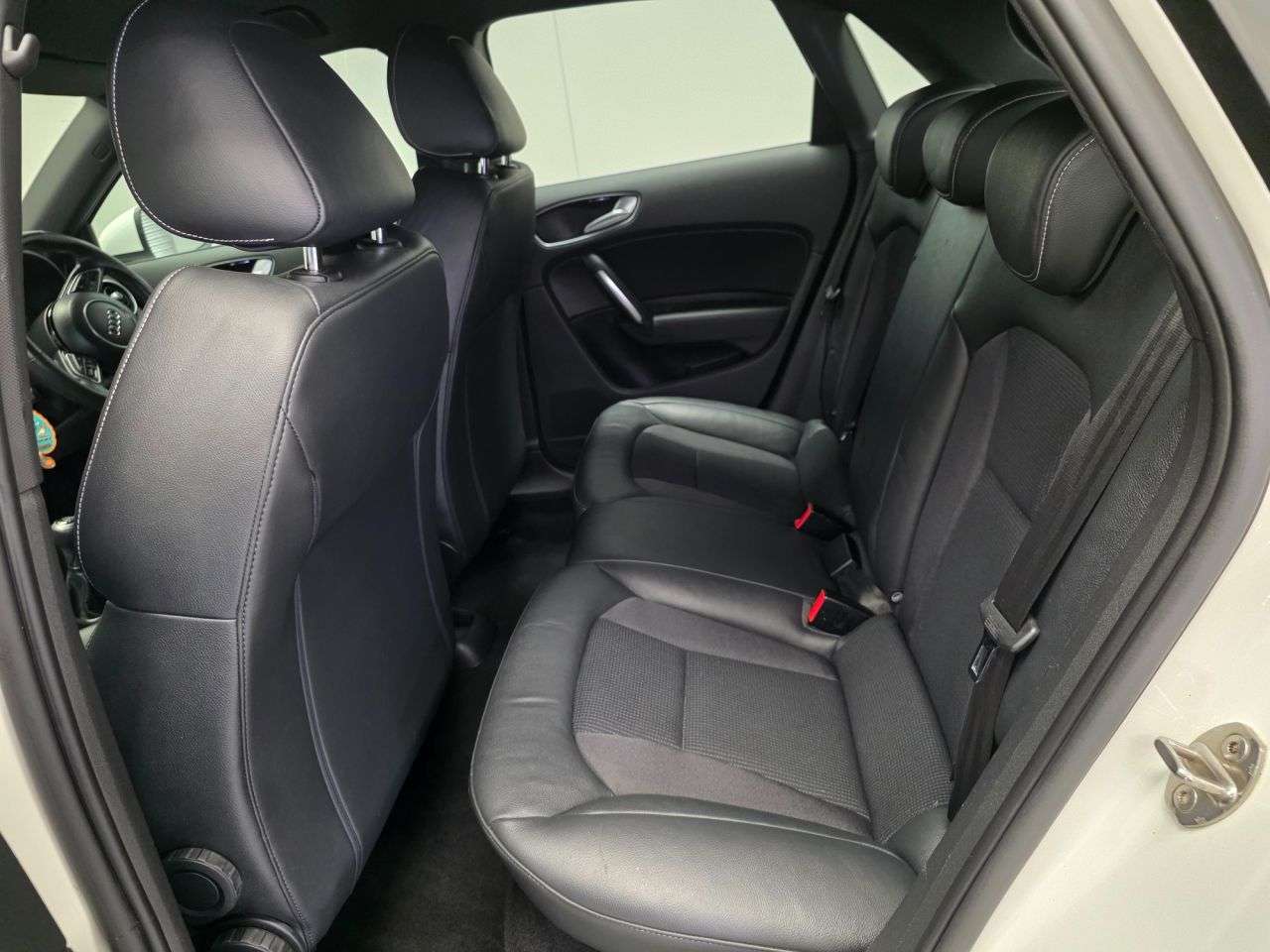 2017 AUDI A1 2017 AUDI A1