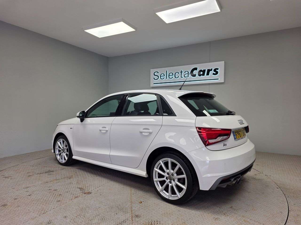 2017 AUDI A1 2017 AUDI A1
